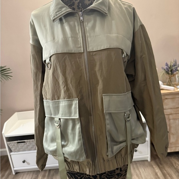 Forever 21 Men's Olive and Khaki Field Jacket - Picture 3 of 9